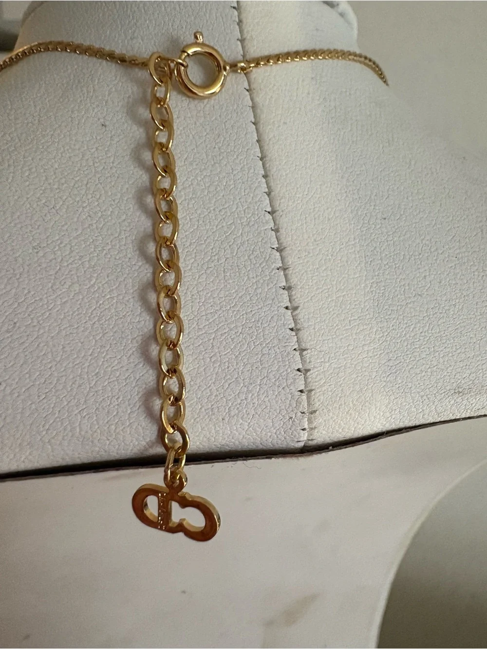 Dior classic pendant